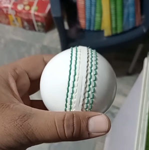 Pelotas de Cricket Personalizadas con Logotipo, Pelotas de Béisbol de Cuero de Primera Calidad Cosidas a Mano al por Mayor - Product Image 1