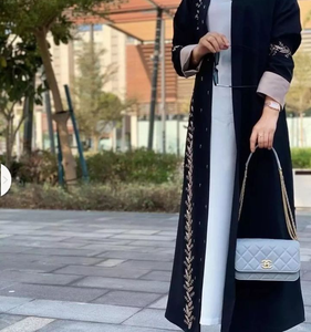 Abaya brodée blanche de Dubaï Vêtements islamiques arabes pour femmes Abaya brodée de Dubaï pour mariage et fête - Product Image 6