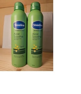 Vaselina Aloe Soothe Spray Hidratante 190Ml Paquete de 2 Hidratación Suave para una Piel Suave y Brillante - Product Image 1