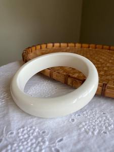 Ensemble de bracelets manchette en résine de style punk pour femmes grand bracelet de déclaration en acrylique coloré mode carrée irrégulière - Product Image 2