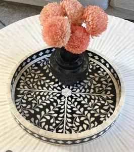 Bandeja para servir con incrustaciones de hueso hechas a mano del fabricante con patrón floral blanco Uso para decoración de mesa y servicio de catering de hotel - Product Image 6