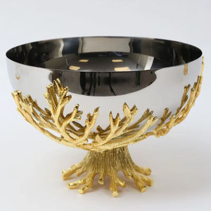 Bol décoratif en métal fabriqué à la main avec support conçu pour la décoration de la maison et les accents intérieurs contemporains - Product Image 1