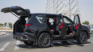 LX600 Signature V8 4.5L AWD SUV d'occasion 2022-2026 Export LX 600 F Sport LHD / RHD AWD Intérieur Cuir Toit Panoramique Automatique - Product Image 4