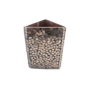 Vase à fleurs en métal pour l'extérieur et l'intérieur Vases à fleurs décoratifs en métal de grande taille finition dorée moderne de luxe fait à la main - Product Image 5