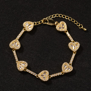 Ensemble collier et bracelet cœur serti de zircone cubique 5A taille baguette, chaîne tennis en zircone cubique en forme de cœur de 10 mm pour hommes et femmes - Product Image 3