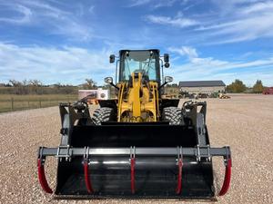 <b>Free</b> Shipping CAT 901 Wheel Loader 50HP Diesel Engine, 4.2Ton Operating <b>Weight</b> 1,250kg Payload & 1.0m³ Bucket Capacity - Product Image 1