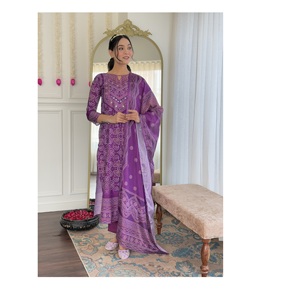 Trajes Salwar de crepé francés puro más vendidos de alta calidad con Dupatta con bordado disponible al mejor precio para la venta - Product Image 1