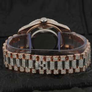 Verre à quartz personnalisé à deux tons en acier inoxydable Moissanite avec diamant et chiffres romains glacés pour la fonction Business Sport Fashion - Product Image 4