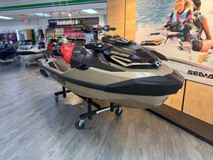 2025 Sea-Doo RXT-X 325 + Tech Package à vendre - Product Image 2