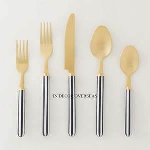 Ensemble de couverts plaqués or de qualité supérieure d'aspect attrayant standard avec des accessoires de cuisine de poignée polie brillante argentée - Product Image 1