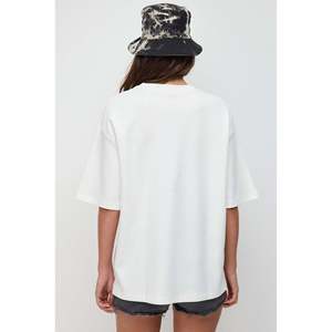 Camiseta Oversize con Efecto Desgastado - Product Image 5