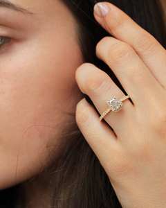 Bague de fiançailles Halo diamant coupe rayonnante 10x7mm | Bracelet pavé en argent sterling plaqué or 18 carats | OEM personnalisé de bijoux fins minimalistes - Product Image 3