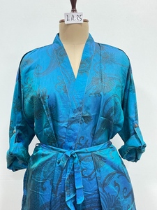 Robe Kimono d'été en Soie Faite Main pour Femme, Col en V, Manches Longues, Double Poches Avant, Taille Unique, Prix de Gros - Product Image 4