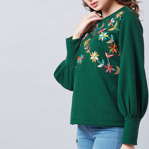 Sweat-shirt pour femme brodé au Pakistan avec logo personnalisé, 100% coton, tissu polaire respirant, séchage rapide, design élégant - Product Image 5