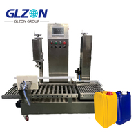 Machine automatique de bouchage et de remplissage de jerrycans |   Production de produits chimiques, d'huiles et de détergents, bouchonnage sécurisé pour les contenants de 5 L à 25 L
