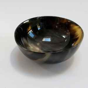 Cuenco para servir ensalada de cuerno de búfalo de buey de diseño Vintage de alta calidad, cuenco de Metal hecho a mano pulido por nuevo fabricante - Product Image 1