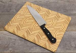 Planche à découper rectangulaire en bois artisanale MS de qualité supérieure avec poignée, épaisseur 12 mm, durable, compatible lave-vaisselle - Product Image 3