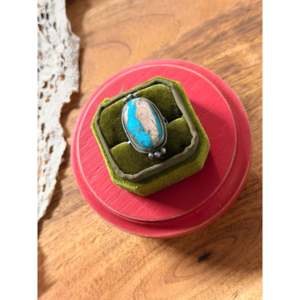 Anillo para Hombre Scott Skeets, Turquesa Boulder, Plata de Ley, Corte Cojín, Engaste de Bisel, Talla 6.25, Rodio, para Uso Diario - Product Image 3
