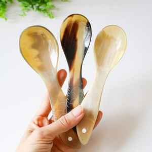 OX Ensemble de deux pièces préféré des hôtels de couverts réutilisables de style japonais unique avec poignées en bois Cuillères à couverts en corne de buffle - Product Image 1