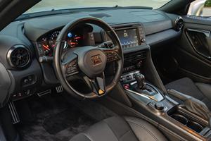 Nissan GT-R Premium 2024 d'occasion en parfait état, conduite à gauche, sièges en cuir, caméra de recul - Product Image 6