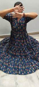 ชุดเดรสแม็กซี่ผ้าฝ้ายทำมือจากอินเดีย พิมพ์ลายดอกไม้ ระบายอากาศได้ดี เป็นมิตรกับสิ่งแวดล้อม ซักได้ ทันสมัย สำหรับผู้หญิง  แบบสั่งตัดได้  ชุดเจ้าสาว - Product Image 4