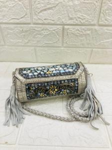 Bolso de mano con solapa de mosaico de Metal de diseñador hecho a mano para damas Accesorio de noche de moda exclusivo - Product Image 2