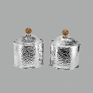 Ensemble de boîtes en métal martelé brillant avec boutons ronds en bois idéal pour un rangement de cuisine élégant et fonctionnel - Product Image 6