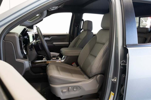 Chevrolet Silverado 1500 LT Trail Boss Crew Cab 4WD LHD 2024, sièges en cuir, 5 places, caméra arrière, écran tactile, phares au xénon - Product Image 5