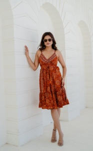 Vestido Midi Escalonado Ivory Forest Paisley, Estilo Boho, Cuello en V, Lavable, Corte en A, Vestido de Verano con Manga 3/4, Ligero, Estilo Costero - Product Image 5