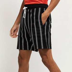 Shorts décontractés pour hommes avec logo personnalisé, taille élastique mi-haute, impression numérique, couleur unie, séchage rapide, haute qualité, best-seller - Product Image 2