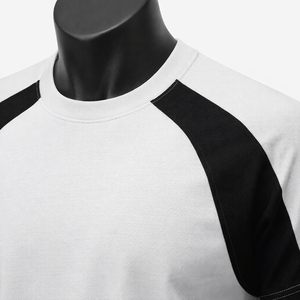 Camiseta Deportiva para Hombre con Paneles en Contraste, Estilo Raglán, Personalizable, Blanca y Negra, Transpirable, de Poliéster, para Entrenamiento en el Gimnasio - Product Image 4