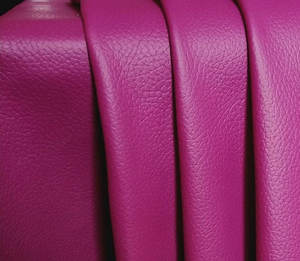 Chaqueta Universitaria de Mujer con Logotipo Personalizado, Bordado de Lana, Diseño a Cuadros, Relleno de Algodón y Tejido de Lana, Estilo Otoñal - Product Image 3