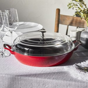 Meilleure vente couvercle en verre bombé en fonte couleur rouge forme ronde couvercle hermétique casserole ustensiles de cuisine serveur alimentaire et utilisation de la marmite - Product Image 1