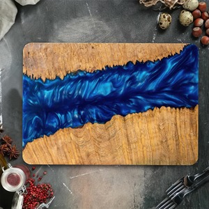Tabla de Cortar de Resina Azul y Madera de Diseño, Elegante Tabla para Presentación en Mesa y Estilismo de Alimentos, Hecha a Mano en India - Product Image 4