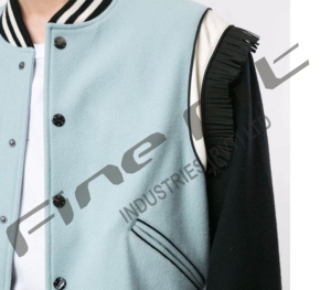 เสื้อแจ็คเก็ตวาร์ซิตี้ปักลายตามสั่งสำหรับผู้ชาย แบบติดกระดุมด้านหน้า สำหรับฤดูใบไม้ร่วง ผ้าควิลท์มาตรฐาน ทำจากขนสัตว์/วิสโคส โพลีเอสเตอร์ เป็นมิตรกับสิ่งแวดล้อม - Product Image 6