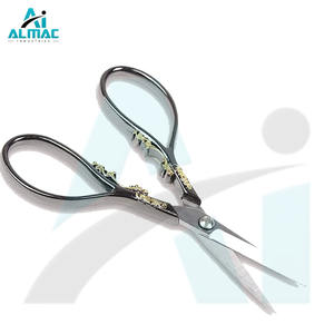 ALMAC Mini ciseaux à broder en acier inoxydable de haute qualité Belle source d'alimentation manuelle au design vintage plaqué or noir - Product Image 5