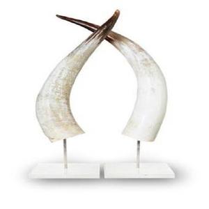 Sculpture en forme de poire de la plus grande qualité Sculpture en métal personnalisée Design élégant Utilisation de table de bureau à domicile au prix de grossiste - Product Image 3