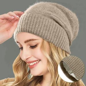 Gorro de Punto para Mujer, Suave y Cálido para Invierno, Estilo Holgado, Apto para Ciclismo, Forrado de Satén, con Características Comunes de Tejido - Product Image 3
