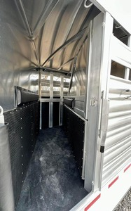 Remorques de transport robustes à essieux renforcés et à ridelles hautes pour bétail, 25-30 tonnes, pour le transport de moutons et de porcs - Product Image 4