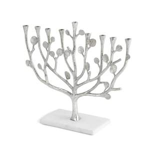 Menorá Ecológica de Aluminio Plateado con Base Estable para la Iluminación Segura de Velas Durante las Celebraciones Navideñas y de Hanukkah - Product Image 1