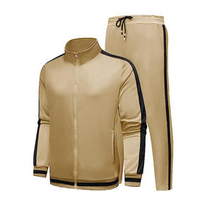 Ensemble d'uniformes de football personnalisables et imprimés, haute respirabilité, maillots et shorts 100 % polyester pour équipes et clubs - Product Image 6