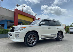 Nuevo Land Cruiser Prado 4WD SUV |   4x4 de Tamaño Completo |   Excelente estado - Product Image 3