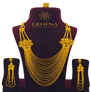 Conjunto de collar largo de fiesta para mujer, aretes y anillo de dedo, cadena exclusiva chapada en oro de 24K, 5 gramos, India - Product Image 1