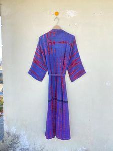 Kimono long en soie tie-dye pour femmes pour l'été/l'automne/le printemps - Vêtement de détente/de nuit de haute qualité et cadeaux pour demoiselles d'honneur - Product Image 2