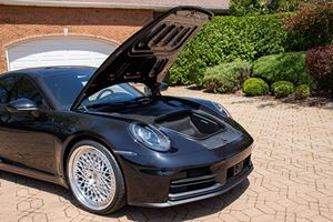 2025 911 Carrera Coupe เครื่องยนต์ 3.0 ลิตร เทอร์โบชาร์จ แบบ Flat-6 พร้อมแพ็คเกจ Premium และ Sport Chrono - Product Image 5