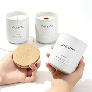 Candela Profumata Artigianale LANJO con Logo Personalizzato e Coperchio, Olio Vegetale Naturale, Forte Profumo, Cera di Soia, Confezione Regalo Natalizia - Aromaterapia - Product Image 3