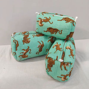 ชุดกระเป๋าเครื่องสำอางผ้าฝ้ายลายเสือดาว 3 ใบ พร้อมซิป น้ำหนักเบา เหมาะสำหรับการเดินทางและจัดระเบียบ จากราชสถาน - Product Image 1