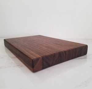 Tabla de cortar cuadrada de madera y plato para servir-Durable sostenible - Product Image 1