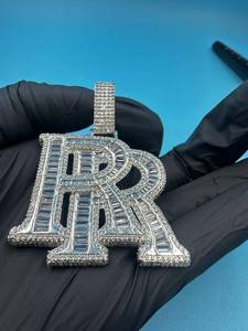 Colgantes y Dijes Personalizados con Letras RR, Joyería Fina Hip Hop para Hombre, Hechos a Mano, Chapados en Oro de 14K, Plata 925, Moissanita Baguette - Product Image 5