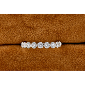 Anillo de Diamantes de Media Eternidad con Moissanita Redonda Incolora, Elegantes Anillos para Regalo de Aniversario - Product Image 4